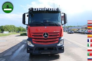 Camion forestier Mercedes-Benz MB Arocs avec grue de chargement et